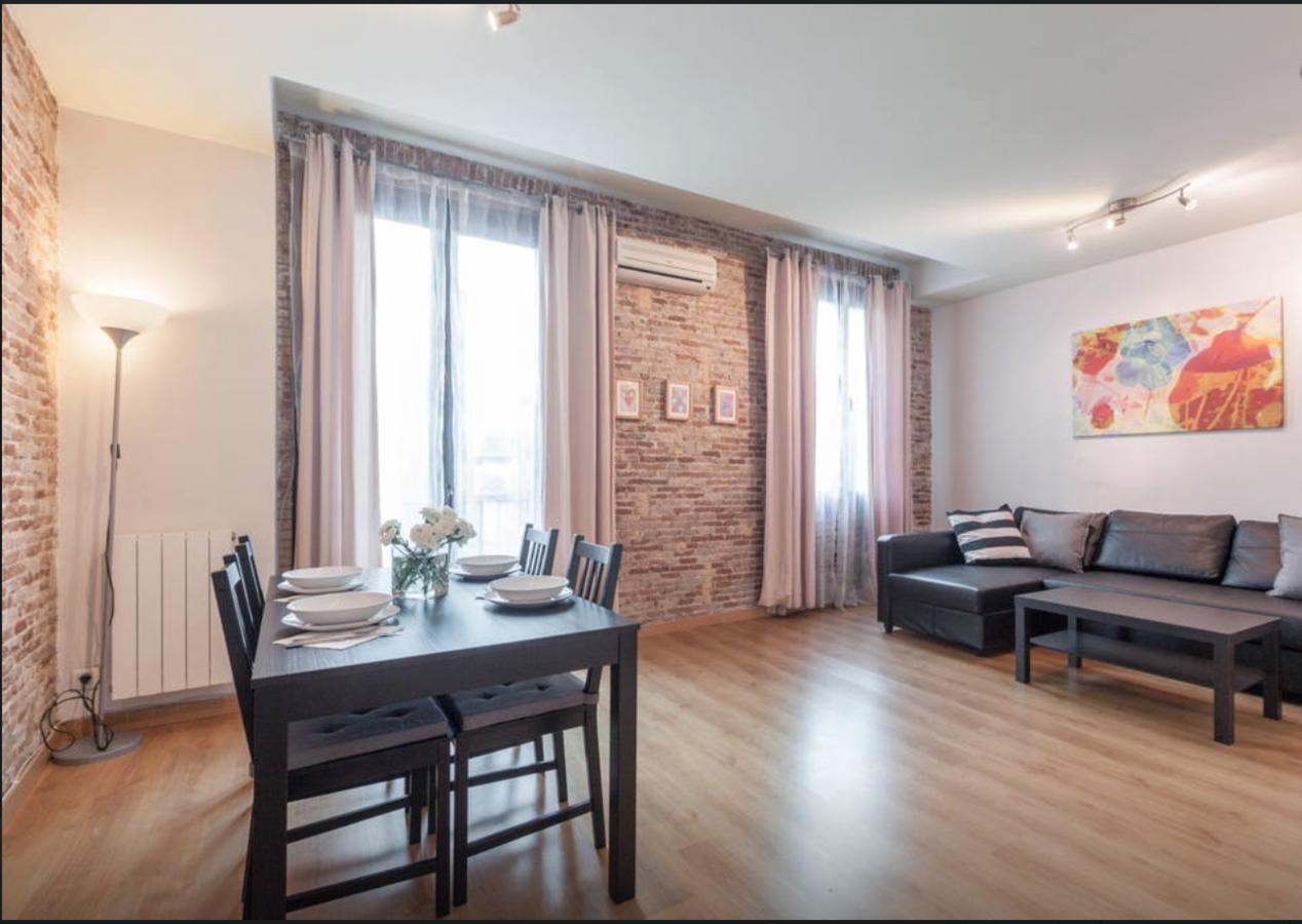 Central Apartment Barcelona Bagian luar foto