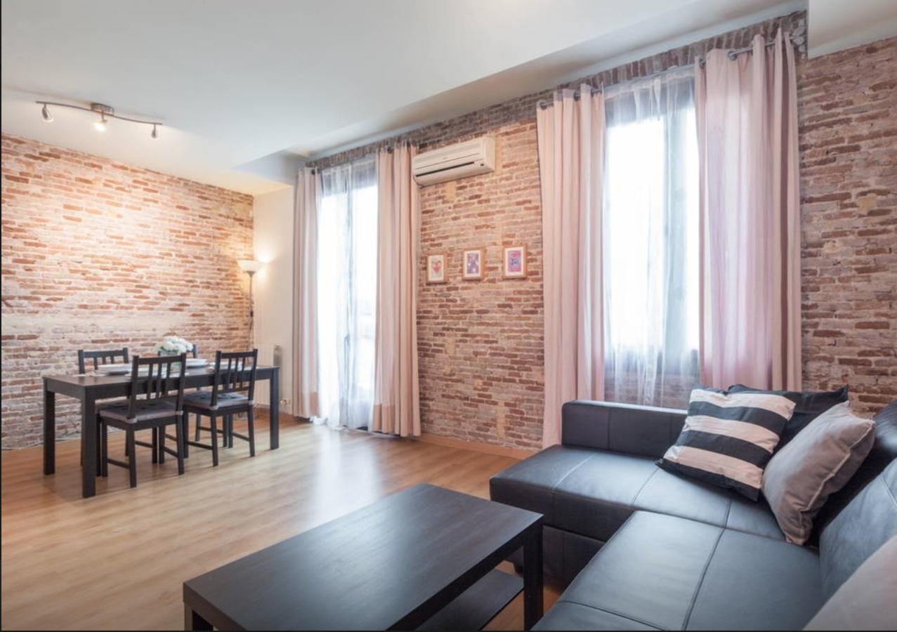 Central Apartment Barcelona Bagian luar foto