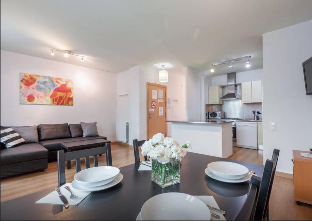 Central Apartment Barcelona Bagian luar foto